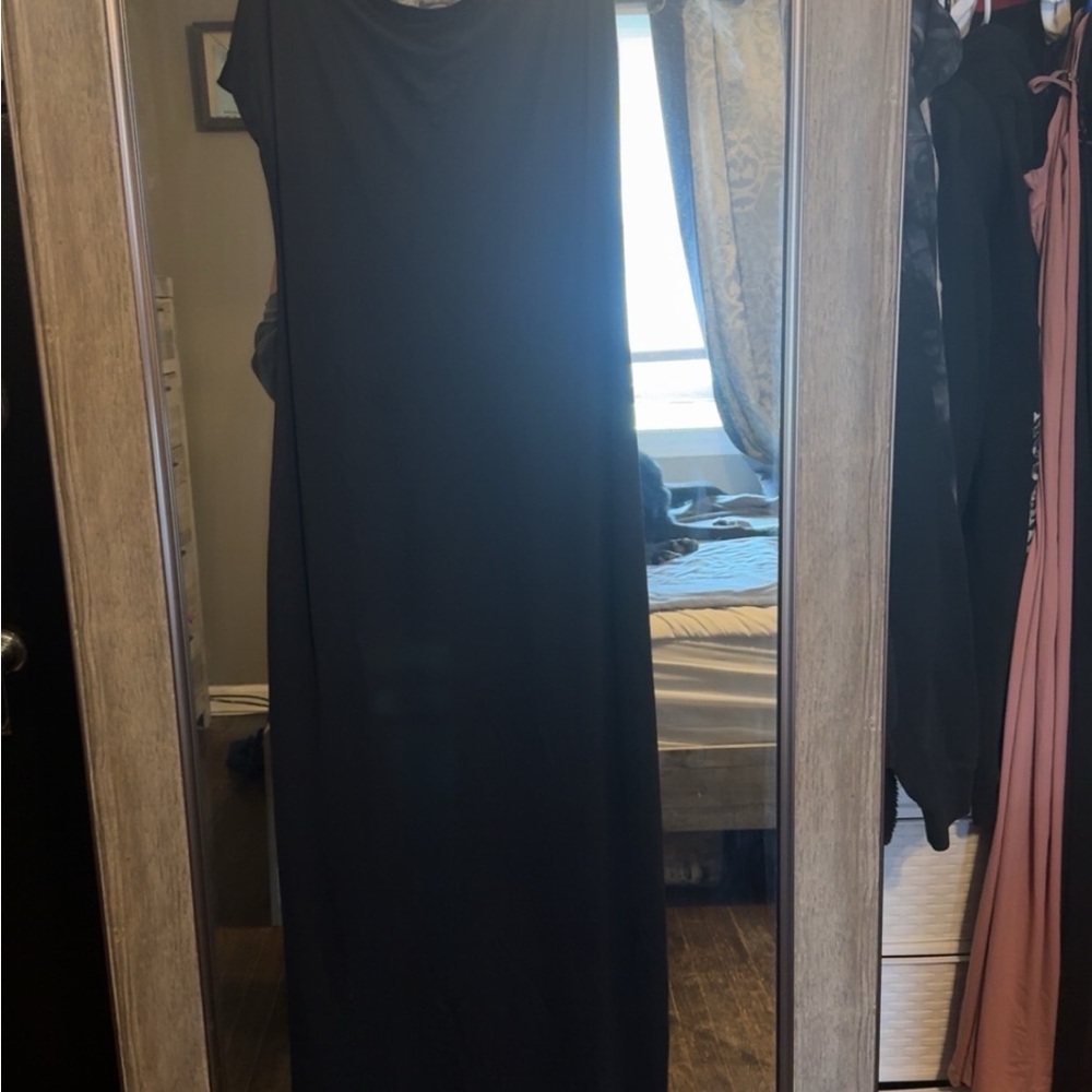 Elegant Black Sleeveless Dress